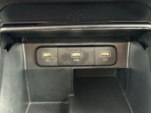 Used 2022 Kia Sorento LX image 28