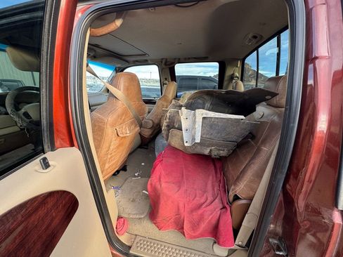 Used 2005 Ford F350 Lariat image 11