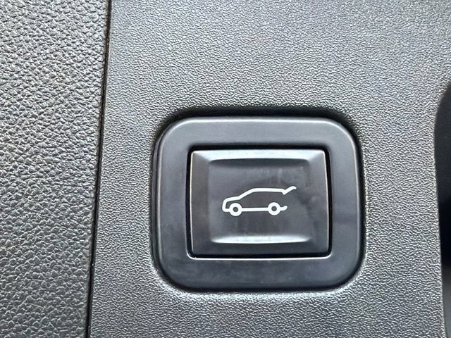 Used 2017 Cadillac XT5 FWD image 19