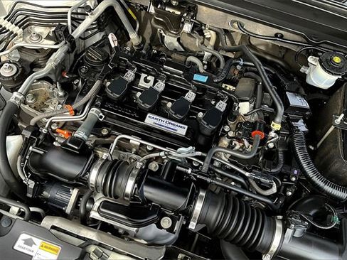 Used 2018 Honda Accord Touring image 34