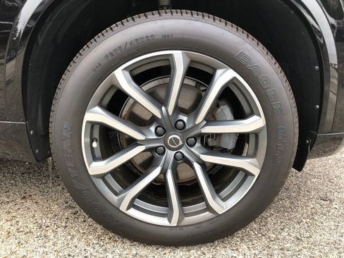 Used 2018 Volvo XC90 T5 Momentum w/ Convenience Package image 9