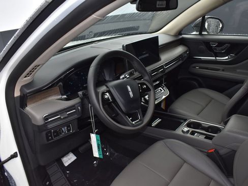 New 2025 Lincoln Corsair Grand Touring AWD/4WD image 8