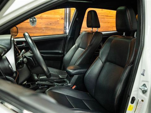 Used 2018 Toyota RAV4 SE w/ Power Extra Value Package image 10