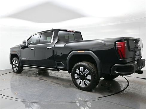 Used 2024 GMC Sierra 2500 Denali w/ Denali Reserve Package image 5