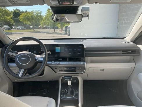 Certified 2025 Hyundai Kona SEL AWD/4WD image 3