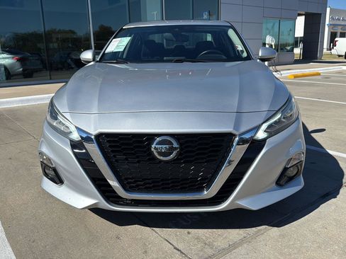 Used 2019 Nissan Altima 2.5 SV image 4