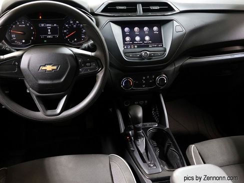 Used 2021 Chevrolet TrailBlazer LS FWD image 16