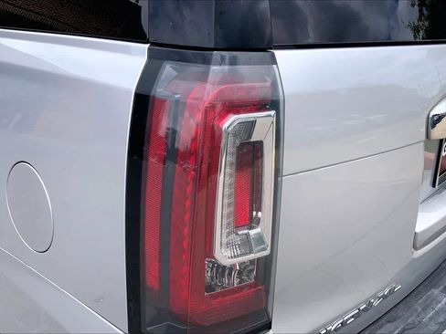 Used 2016 GMC Yukon XL Denali w/ Open Road Package RWD image 28