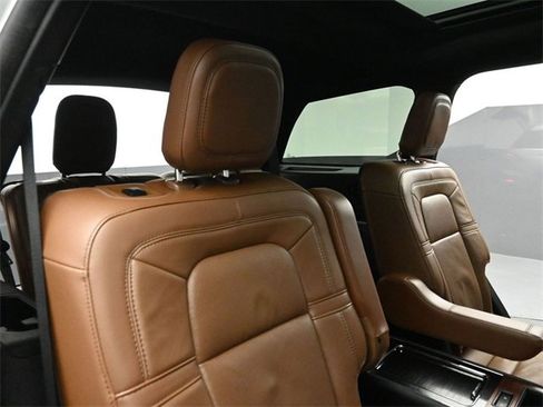 Used 2022 Lincoln Aviator Reserve w/ Equipment Group 201A image 28