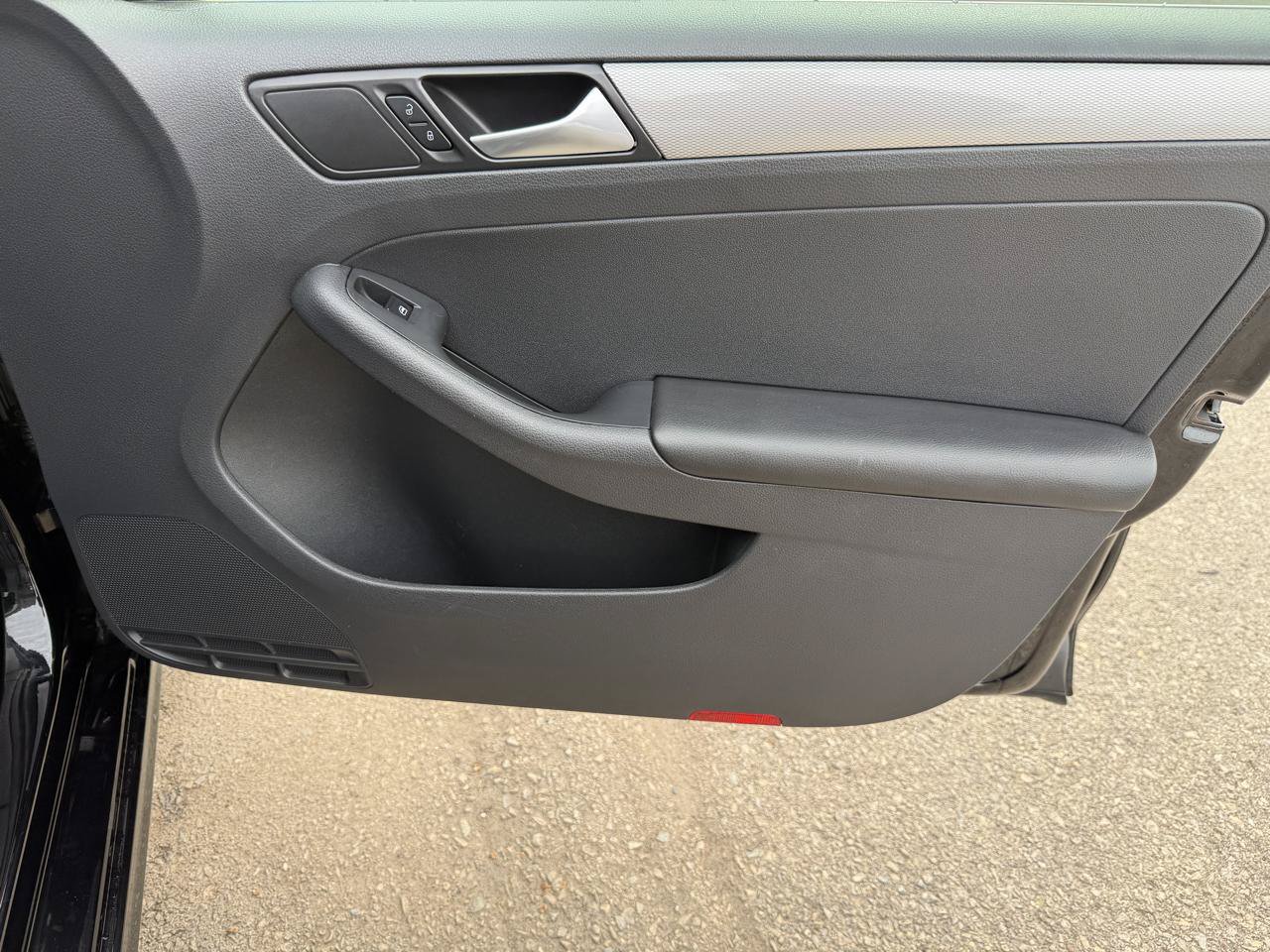Used 2018 Volkswagen Jetta SE FWD image 20