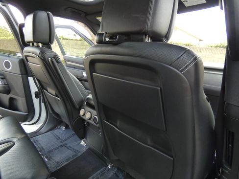 Used 2020 Land Rover Discovery HSE Luxury image 41