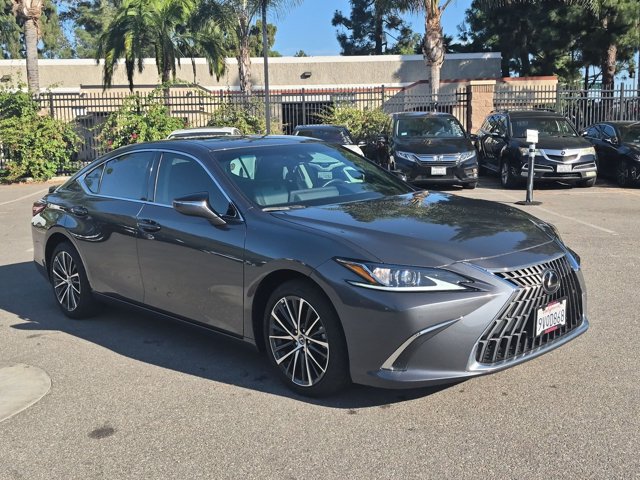 Used 2025 Lexus ES 300h w/ Premium Package FWD image 3