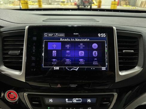 Used 2016 Honda Pilot Touring image 21