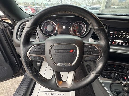 Used 2019 Dodge Challenger R/T image 17