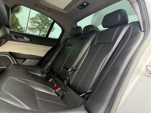 Used 2019 Alfa Romeo Giulia w/ Quick Order Package 22K Sport RWD image 23
