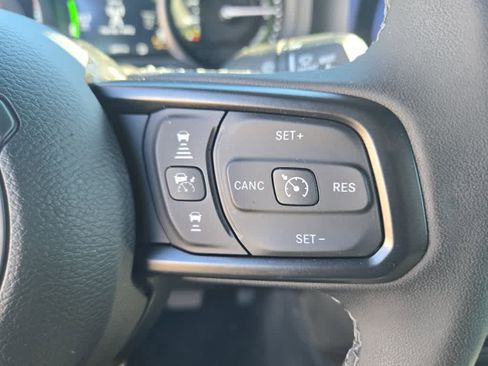 Used 2025 Jeep Wrangler Sport S image 14