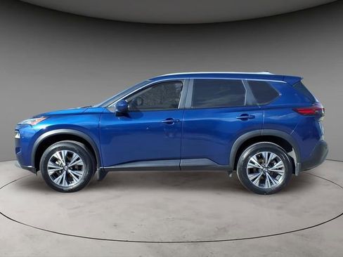 Used 2023 Nissan Rogue SV w/ SV Premium B Package image 2