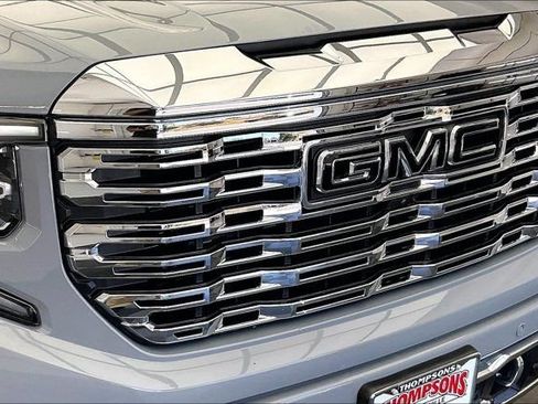 Used 2025 GMC Sierra 1500 Denali w/ Denali Reserve Package AWD/4WD image 30