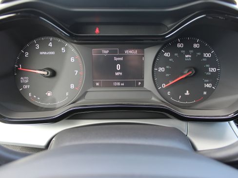 Used 2025 Chevrolet Trax LS w/ LS Convenience Package image 25