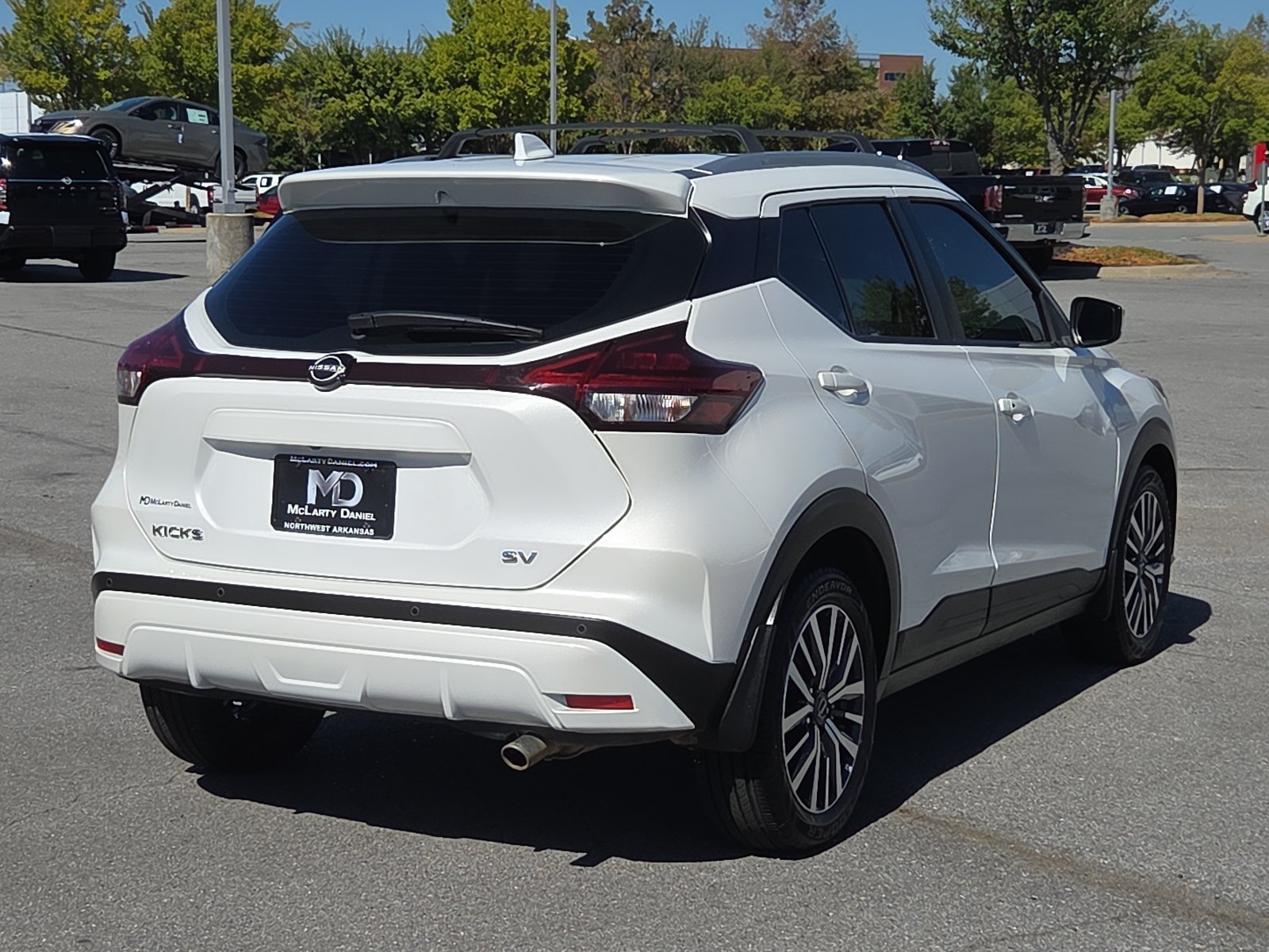Used 2023 Nissan Kicks SV w/ Interior Electronics Package FWD image 5