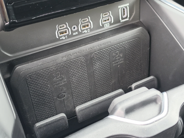 Used 2025 RAM 1500 Laramie AWD/4WD image 31