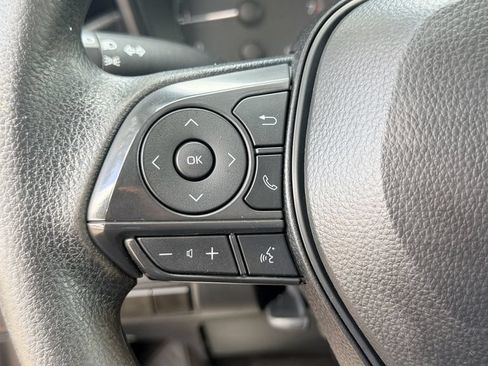 Used 2025 Toyota Corolla LE FWD image 20