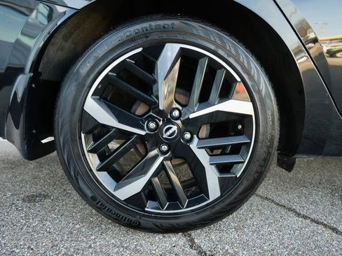 Used 2024 Nissan Versa SR w/ Trunk Package image 29