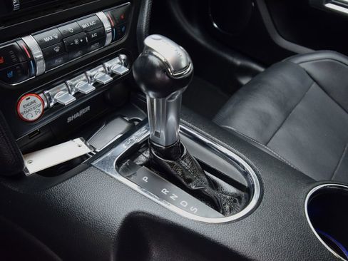 Used 2017 Ford Mustang Premium image 20