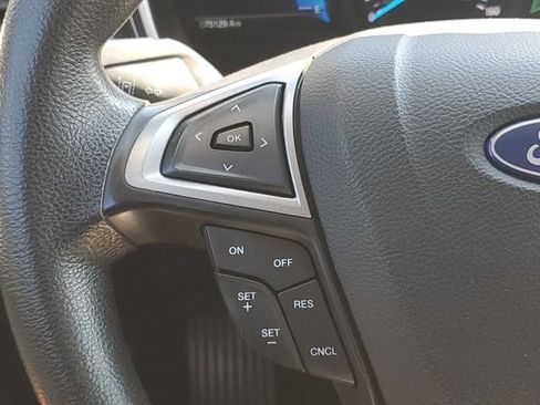 Used 2019 Ford Fusion SE FWD image 21