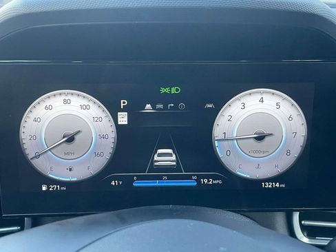 Used 2024 Hyundai Elantra SEL image 25