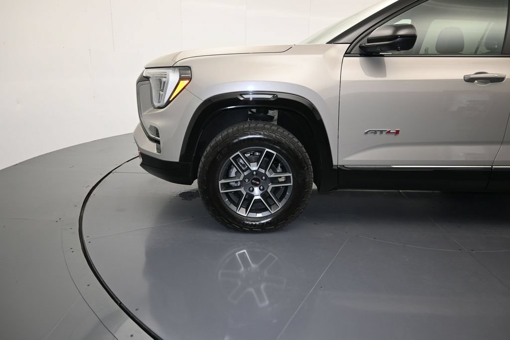 Used 2026 GMC Terrain AT4 w/ Technology Package II AWD/4WD image 9