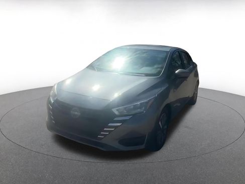 Used 2025 Nissan Versa SV image 7