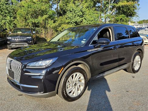 Used 2023 Lincoln Corsair AWD image 3