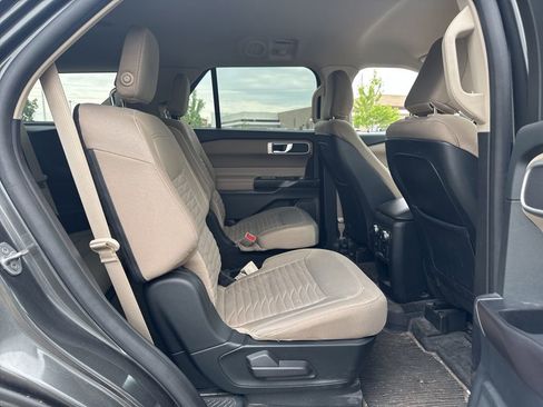 Used 2020 Ford Explorer XLT w/ Class III Trailer Tow Package AWD/4WD image 15
