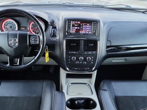 Used 2019 Dodge Grand Caravan SXT image 30
