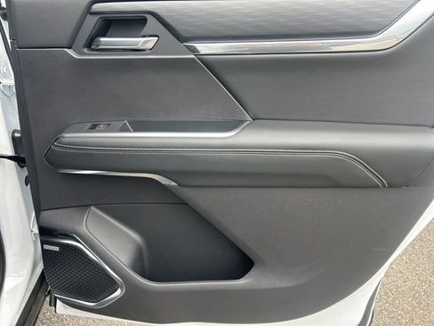 New 2026 GMC Acadia Elevation w/ Elevation Premium Package AWD/4WD image 11