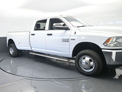 Used 2018 RAM 3500 Tradesman w/ Chrome Appearance Group image 8