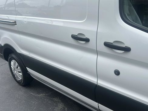 Used 2019 Ford Transit 150 130 Low Roof RWD image 4
