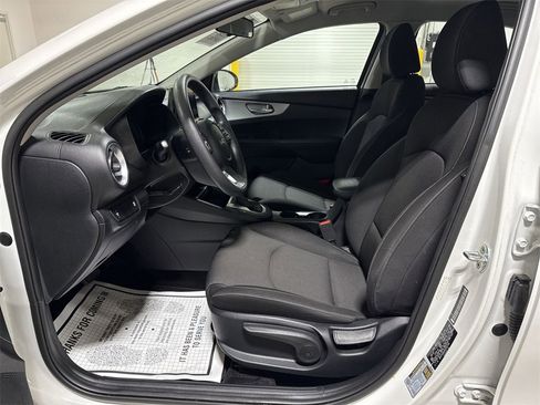 Used 2023 Kia Forte LXS image 18