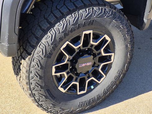 New 2026 GMC Sierra 2500 AT4X image 5