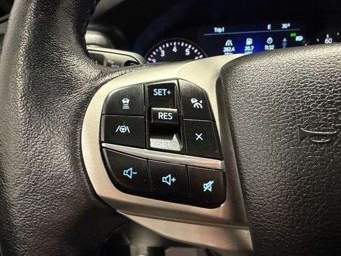 Used 2020 Ford Explorer XLT w/ Equipment Group 202A AWD/4WD image 18
