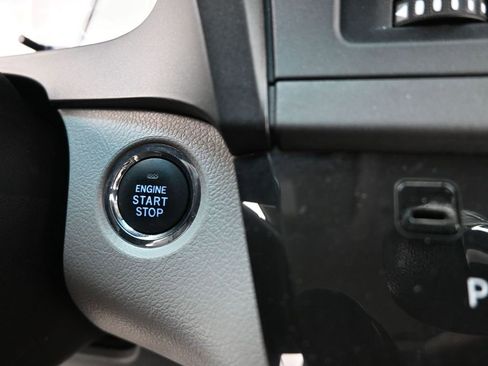 Used 2015 Toyota Sienna XLE image 27