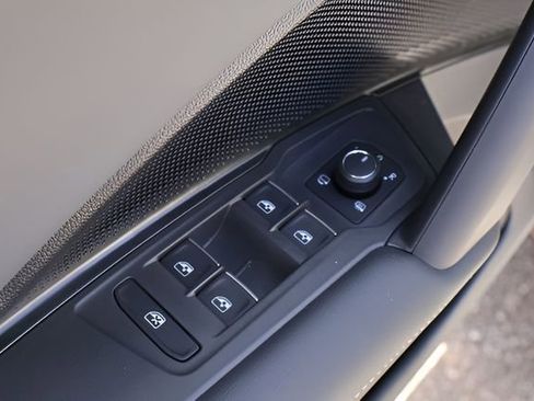 New 2026 Volkswagen Tiguan SEL R-Line AWD/4WD image 11