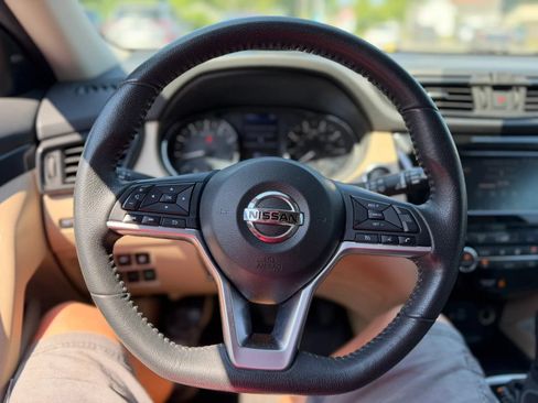 Used 2020 Nissan Rogue FWD image 13