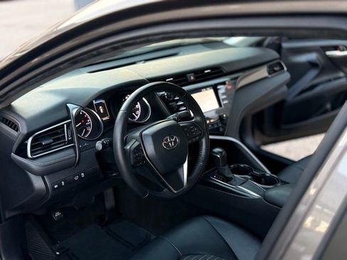 Used 2020 Toyota Camry SE image 10