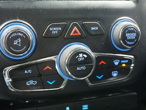 Used 2013 RAM 1500 Sport w/ Sport Premium Group image 29