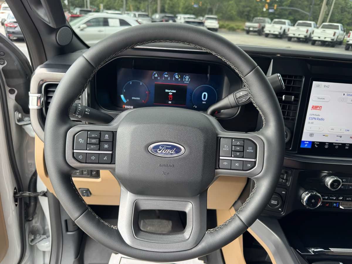 Used 2026 Ford F450 Lariat w/ Lariat Ultimate Package AWD/4WD image 18