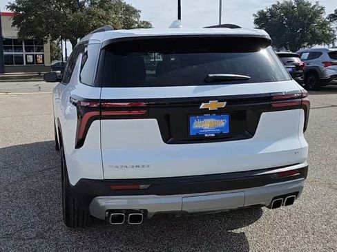 Used 2024 Chevrolet Traverse LT FWD image 6