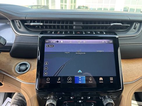 Used 2021 Jeep Grand Cherokee L Summit image 18