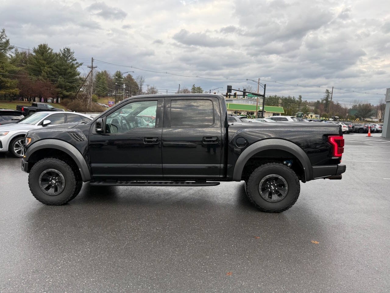 Used 2017 Ford F150 Raptor w/ Equipment Group 802A Luxury AWD/4WD image 7